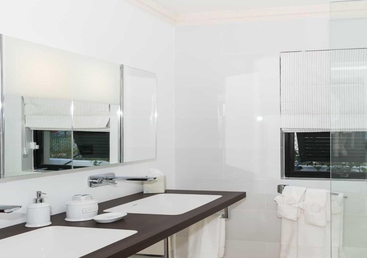 Mirador Barbados By Mc Luxury Rentals Saint James Exteriör bild